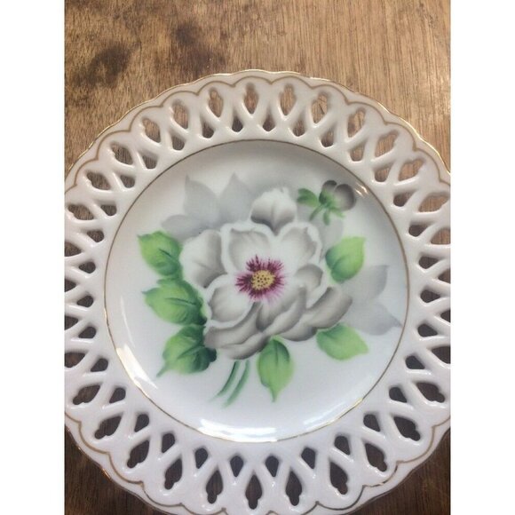 Sphinx Porcelain Plates Reticulated Handpainted Floral 6.25” Set Of 2 Japan Vtg - Picture 4 of 11